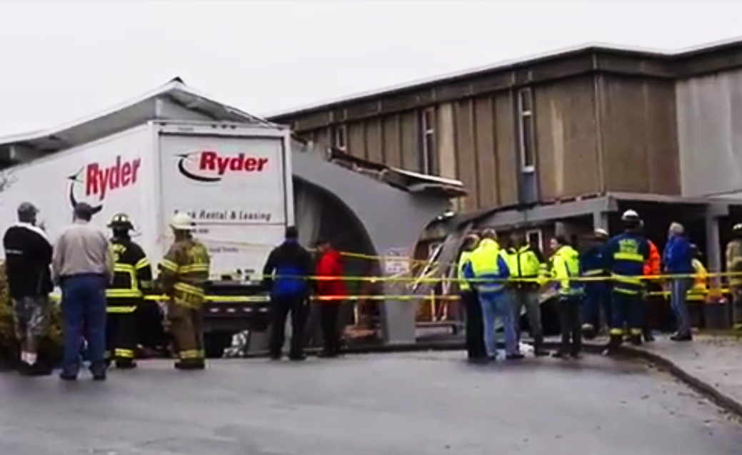 North Iredell High School Roof Just Collapsed – Injuring 25 People