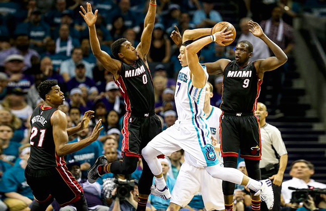 Hornets Win Their Second Playoff Game To Tie Miami 2-2