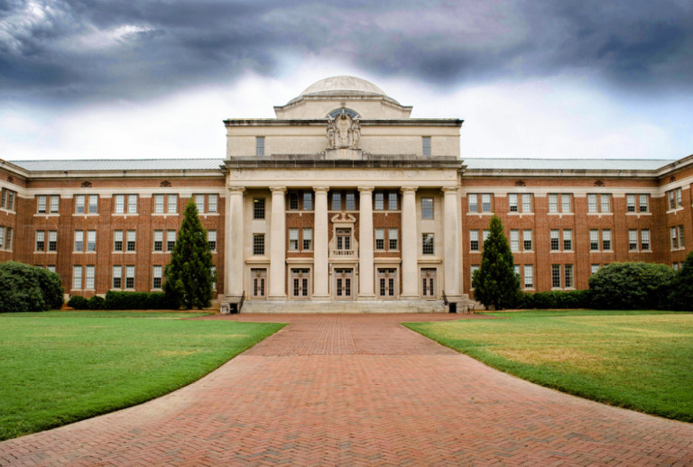 Queens and Davidson Ranked Among 2021’s Best Colleges in North Carolina