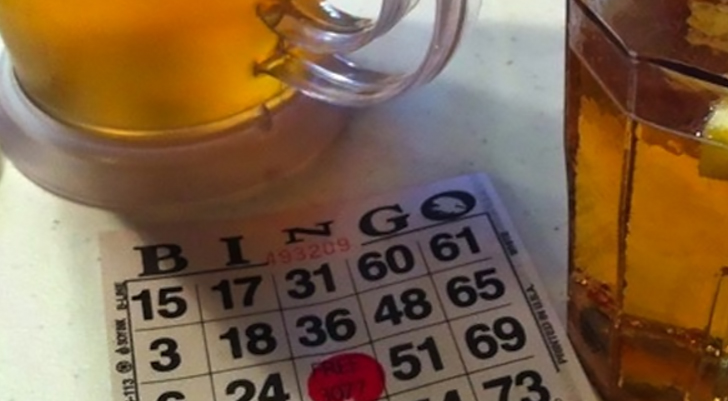 Is online bingo better than visiting a bingo hall?