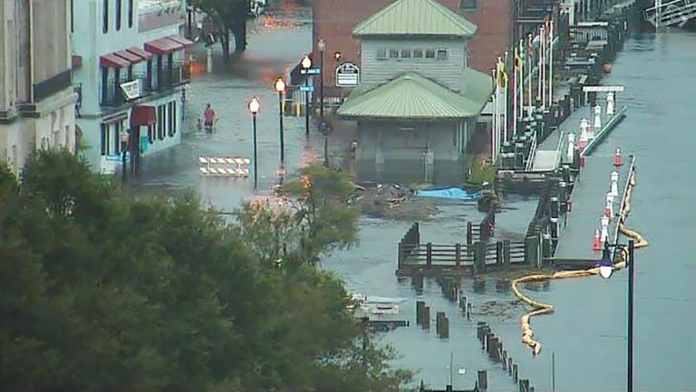 3 Dead and Countless Injured After Hurricane Matthew Wreaked Havoc On North Carolina