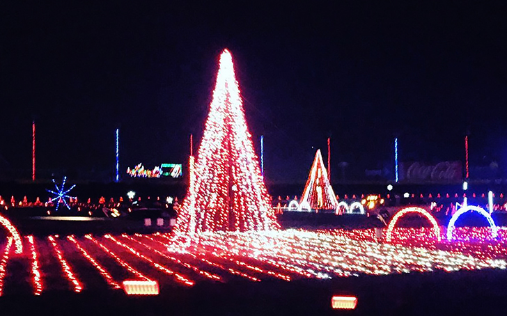 charlotte-motor-speedway-christmas-light-display