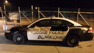 police-car-trump-graphitti