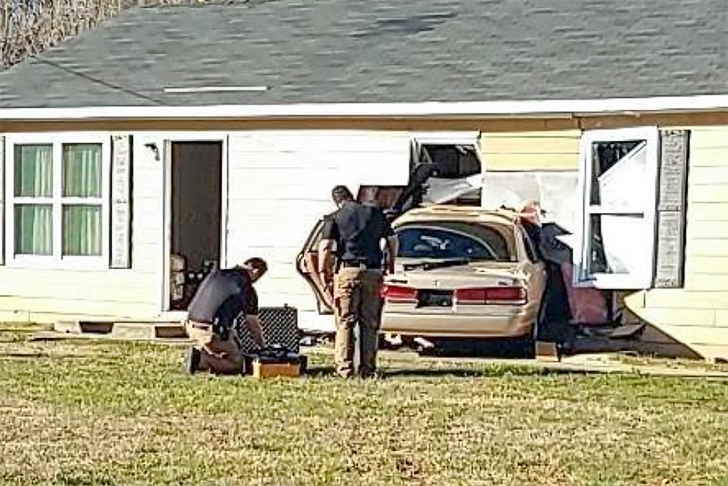 car-crashes-into-home-in-gastonia