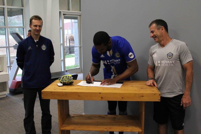 NFL Star Randy Moss Just Signed A Deal With The Charlotte Independence (Video)