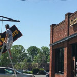 bourbon-and-burgers-sign