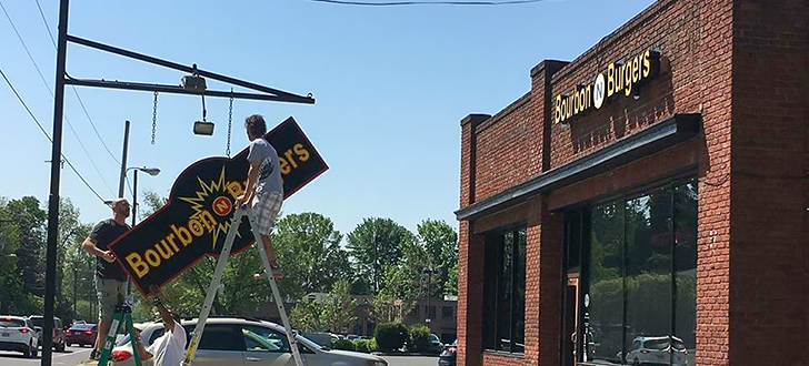 bourbon-and-burgers-sign