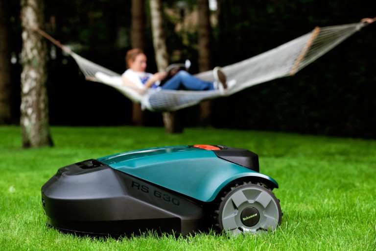 Charlotte Entrepreneurs Just Launched A New Landscaping Company Using Robot “Automowers”