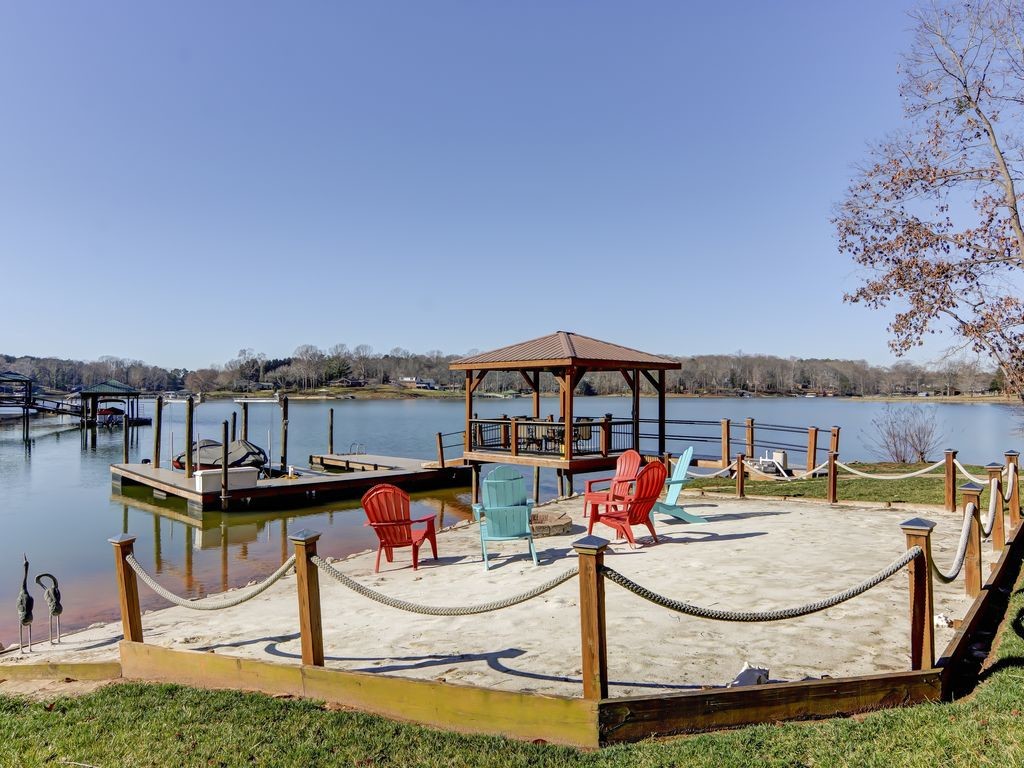 homes-for-rent-on-lake-norman-5