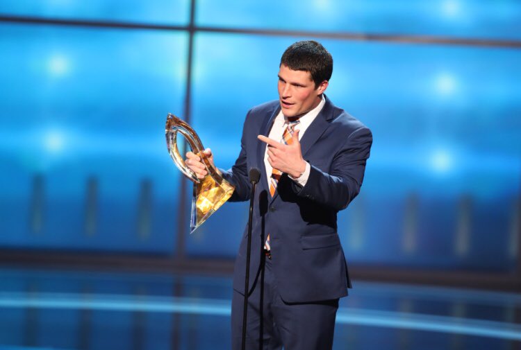 Luke Kuechly Just Won The NFL’s Top Sportsmanship Award