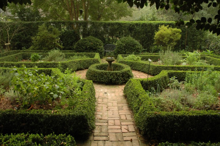 Charlotte’s 24th Annual Gardeners’ Garden Tour Is Happening Next Month