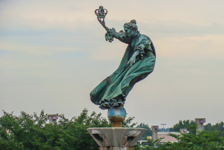 Queen Charlotte Statue Ranked Among The Ugliest In The World