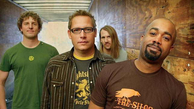 Hootie and The Blowfish Are Coming To Charlotte With Barenaked Ladies