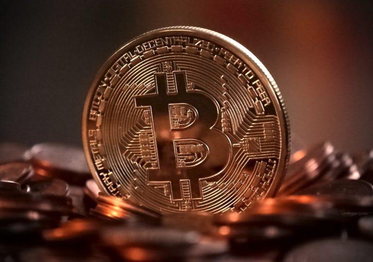 Do Trading Bots Really Work? Effectiveness of BTC Robots in E-Currency Commerce