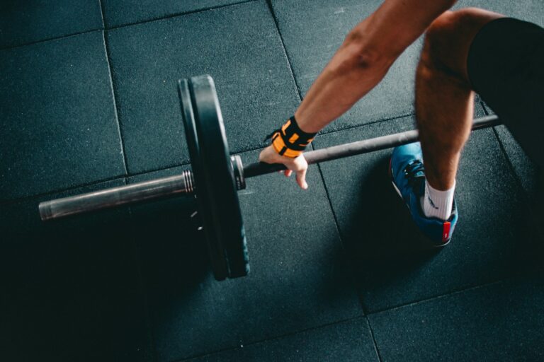 How to Become a Personal Trainer: 4 Steps to Follow