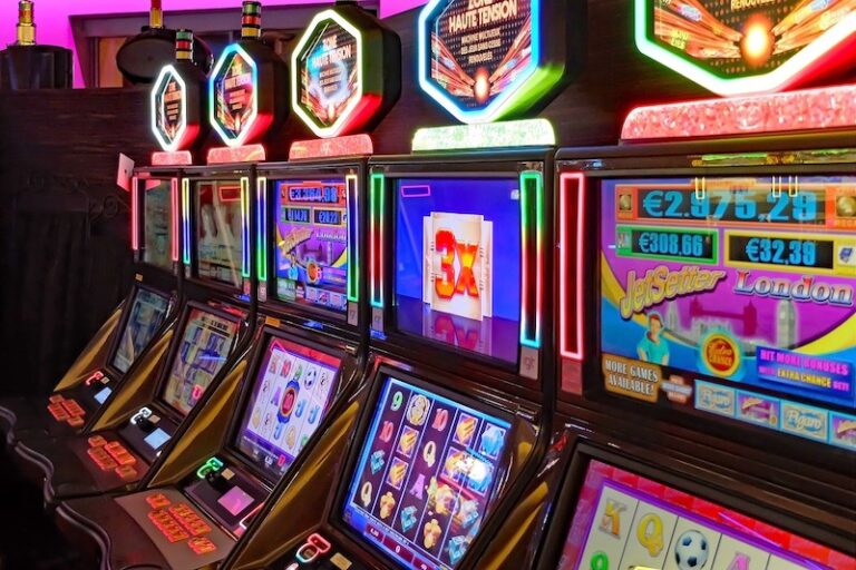 How to Avoid Losing Real Money While Playing Pokie Games