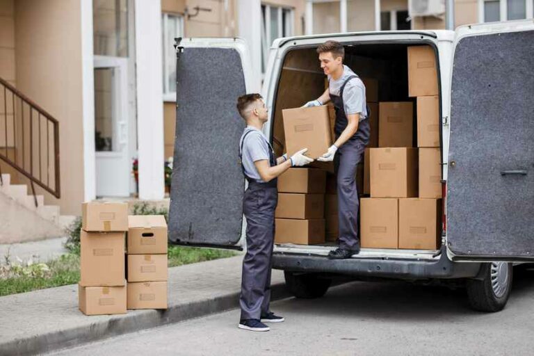 Moving Day Etiquette: What To Do When The Movers Are Helping You Move