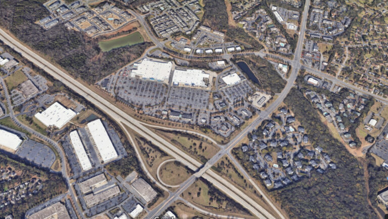 3 People Arrested After Stabbing Around South Charlotte Shopping Center