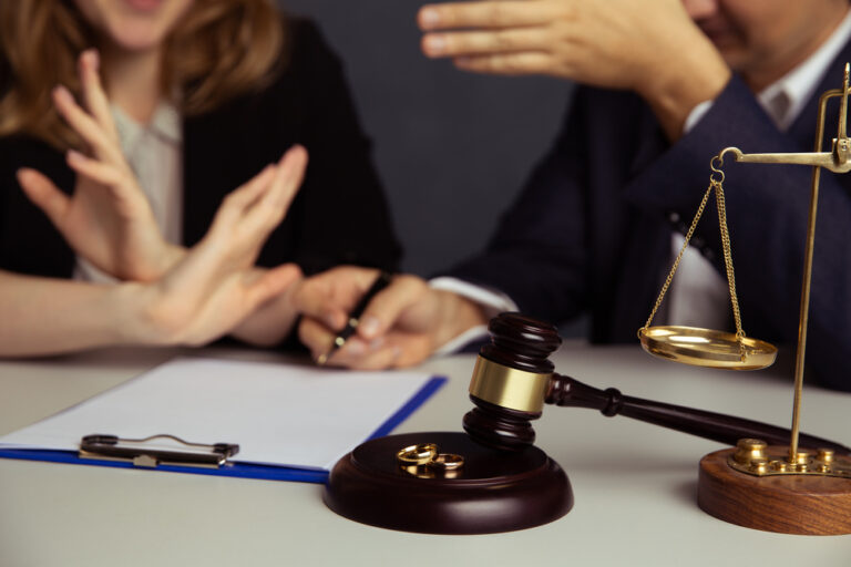 How Can A Family Lawyer Help You Settle Family Disputes?