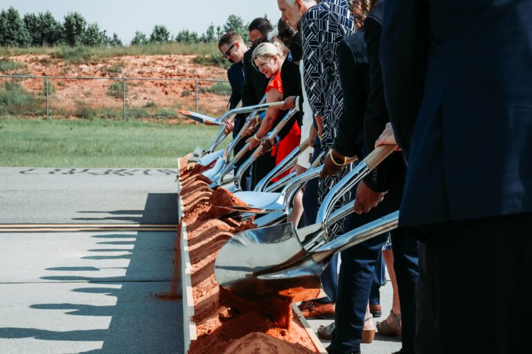 CLT Airport Breaks Ground On New $1 Billion Runway
