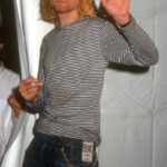 1990s-grunge-wallet-chain