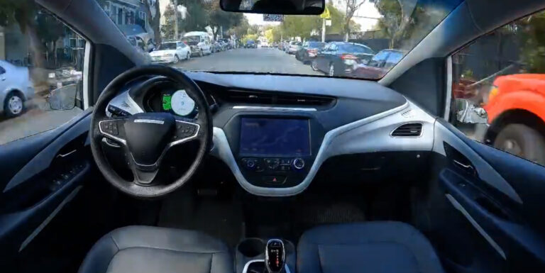 XUV700 MX: A Detailed Look at the Interior and Cabin Comfort