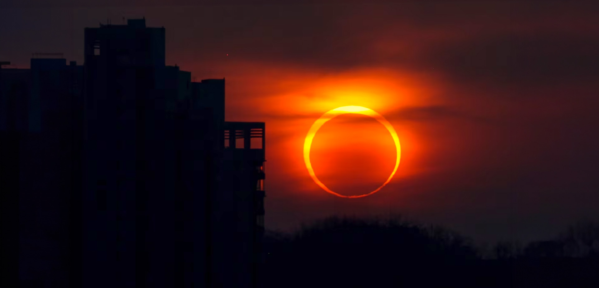Ultra Rare 'Ring of Fire' Eclipse Will Darken The Skies This Saturday