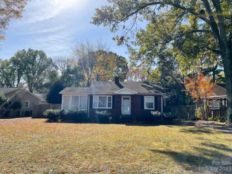 This Charlotte Mini-Mansion Just Hit The Market: A 944 SqFt Wonder for Only $720,000