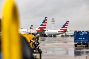 charlotte douglas delays and cancelations