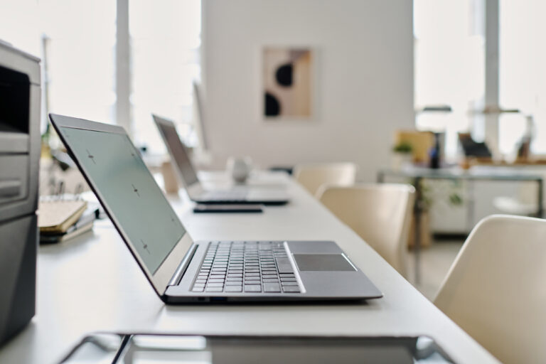 Top 5 Field Service Software Features That Matter Most, Backed by Research