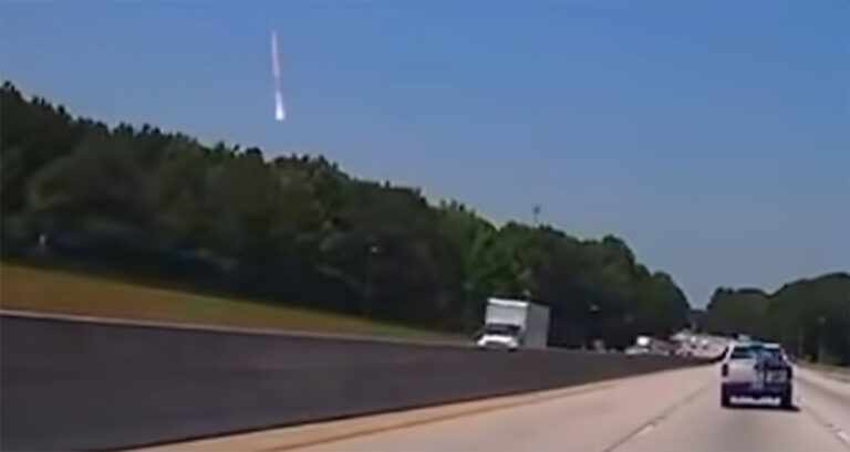 Massive Fireball Streaks Across Carolina Skies – Sparks Widespread Investigation