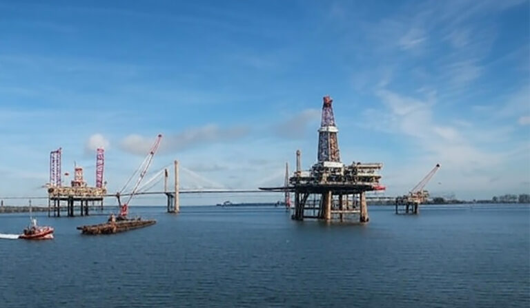 Carolinas Unite Against Offshore Drilling as Republican and Democratic Governors Press Trump