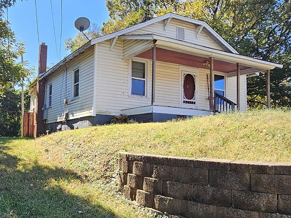 Listing photograph of 929 Key St, Charlotte