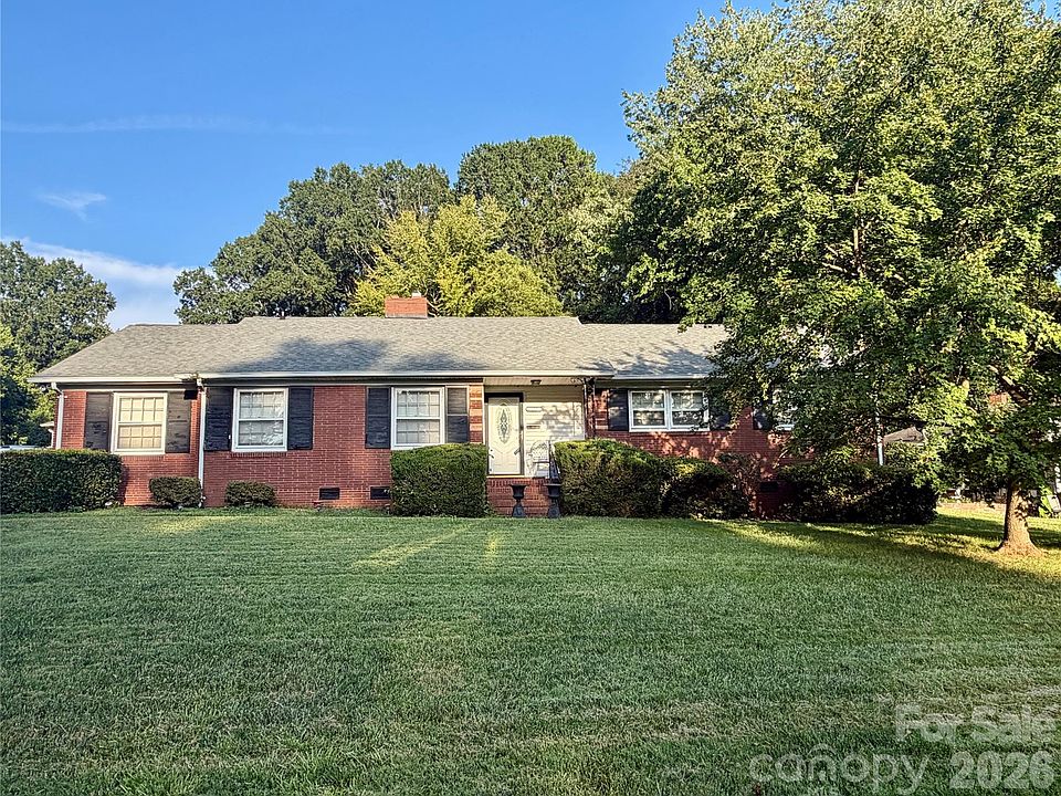 Listing photograph of 332 Fannie Cres, Charlotte