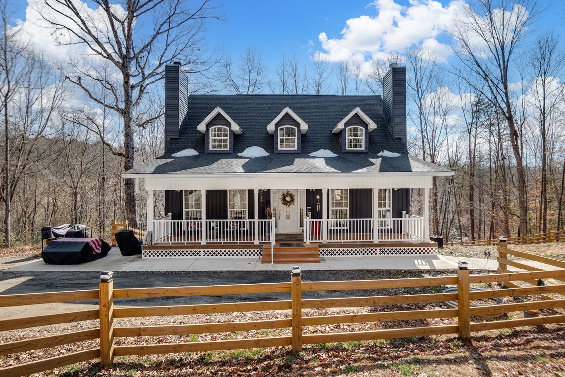 Listing photograph of 239 Old Lion Rd, Statesville