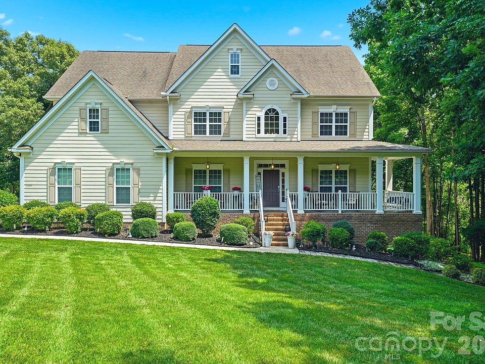 Listing photograph of 309 Walking Horse Trl, Davidson