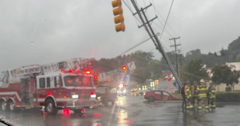 Gastonia Man Drives Into Pole on Cox – Police Warn Drives to Avoid The Area